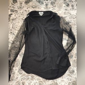 Black portfolio with lace arms